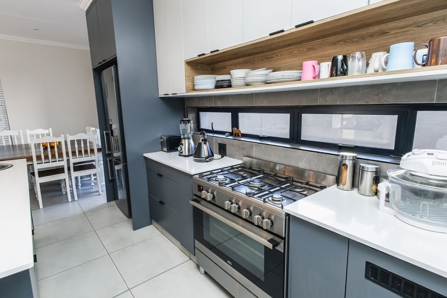 4 Bedroom Property for Sale in Woodland Hills Bergendal Free State